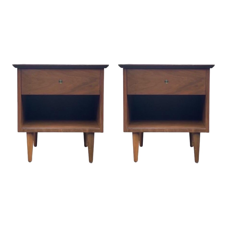 Vintage MidCentury Modern End Table Stand Set For Sale at 1stDibs