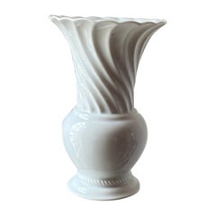 Vaso in porcellana scanalato e svasato vintage di Rosenthal