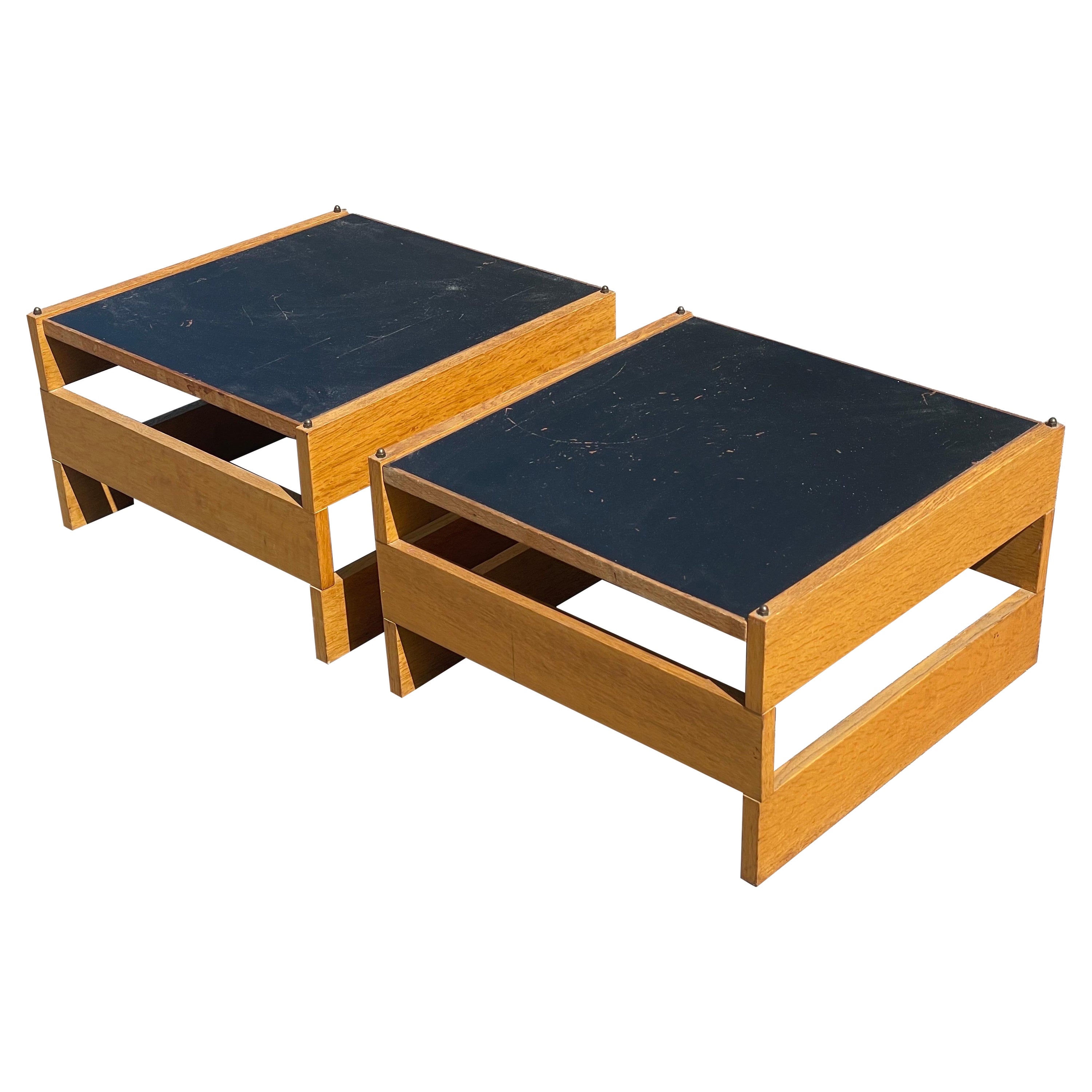 Ensemble de tables d'appoint en chêne danois des années 1980 en vente