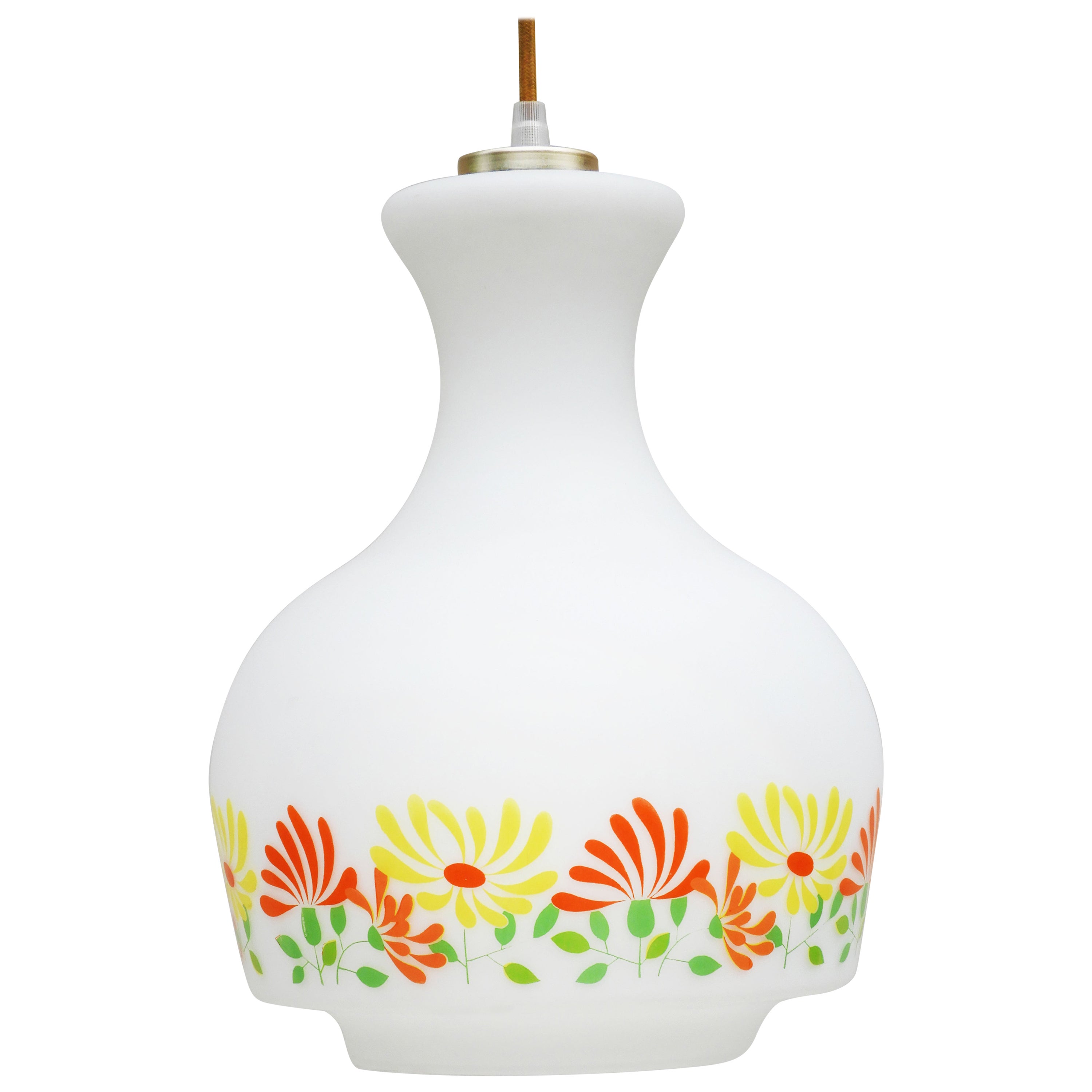 Lampe à suspension à fleurs en verre opalin français, années 1970 en vente