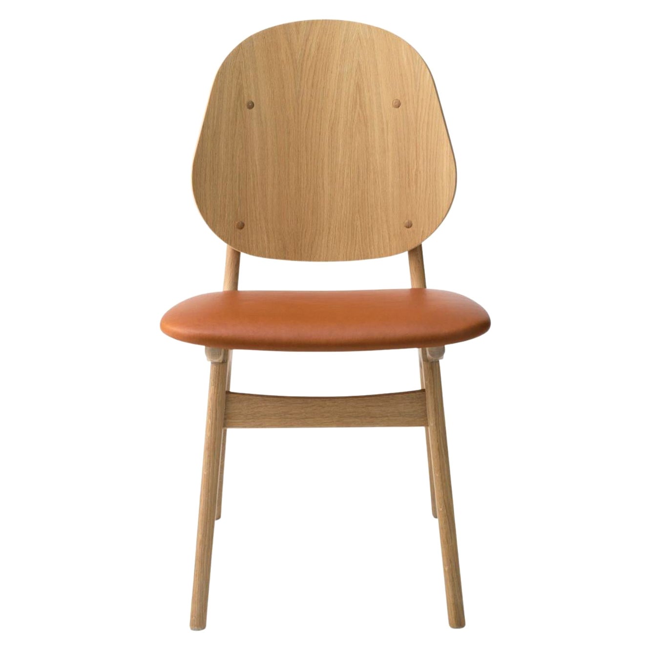 Noble Chair aus weißer geölter Eiche und Kamel von Warm Nordic im Angebot