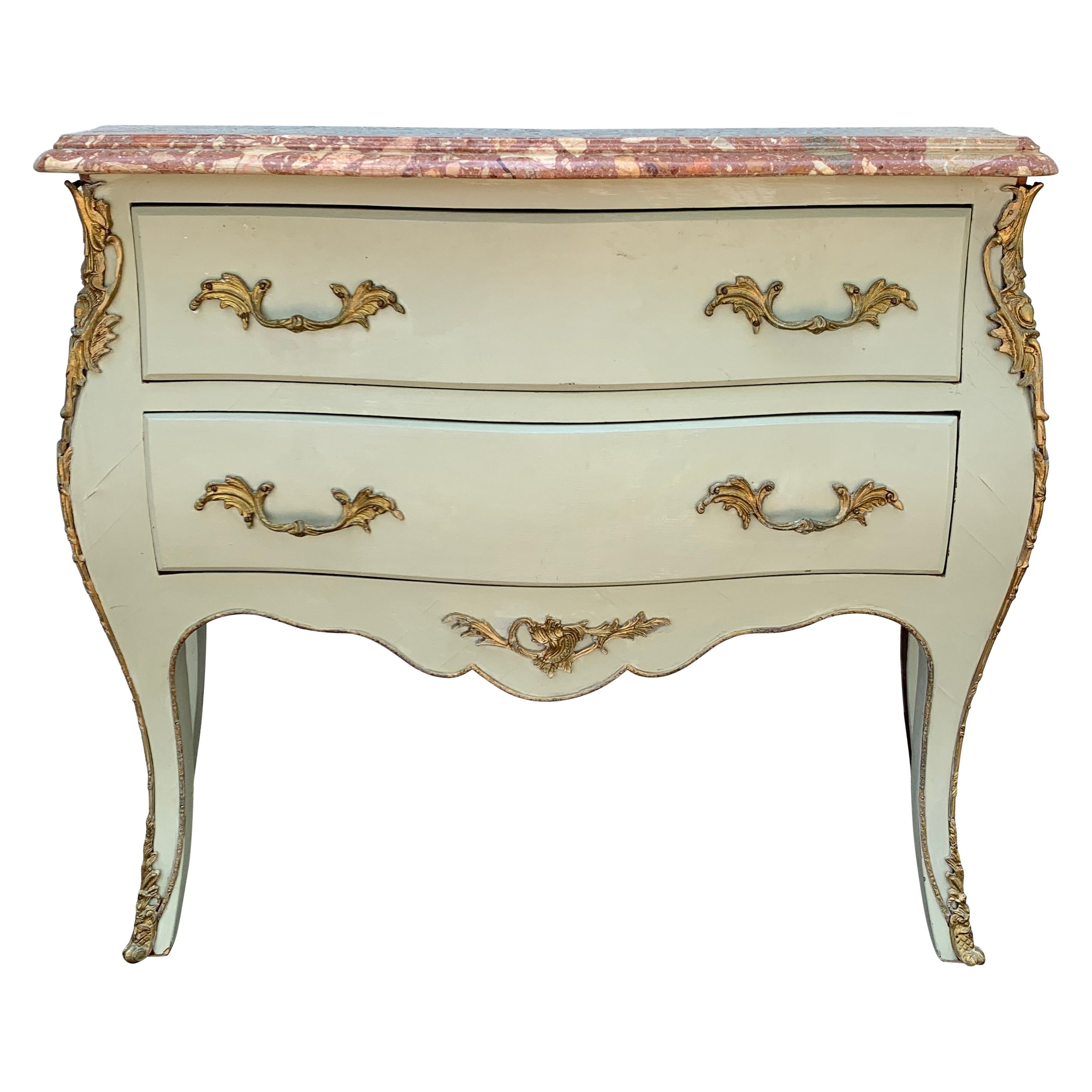 Ancienne commode française de style Louis XV à dessus en marbre Bombay et ornementation en bronze doré