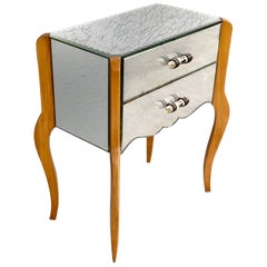 1960er Jahre Französisch gespiegelt Cabriole Legs Lucite Petite Nachttisch End Tabelle