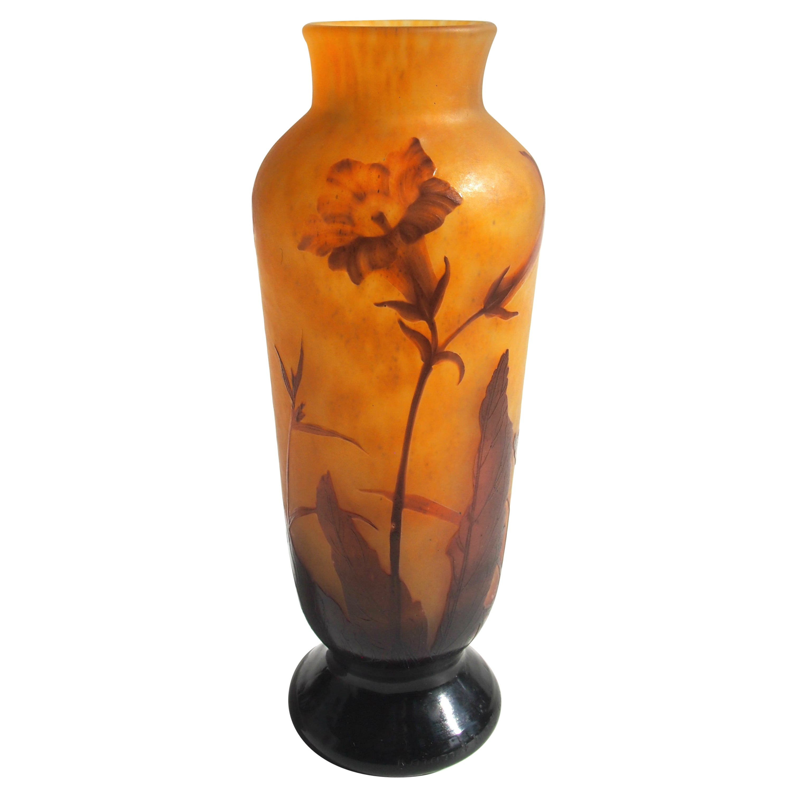 Nicotiana-Vase aus geschnitztem Glas mit Kamee und Rad im französischen Art nouveau-Stil, um 1900