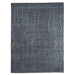 Tapis marocain rayé gris clair et bleu marine