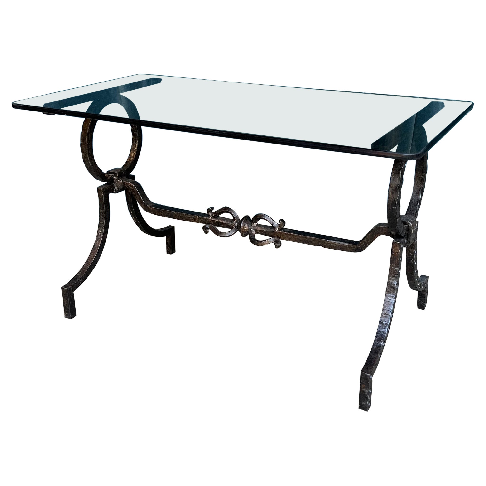 Table basse espagnole en fer forgé avec plateau en verre gris en vente