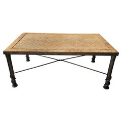 Diego Giacometti Stil Niedriger Tisch, Messing & Geflochtene Tischplatte