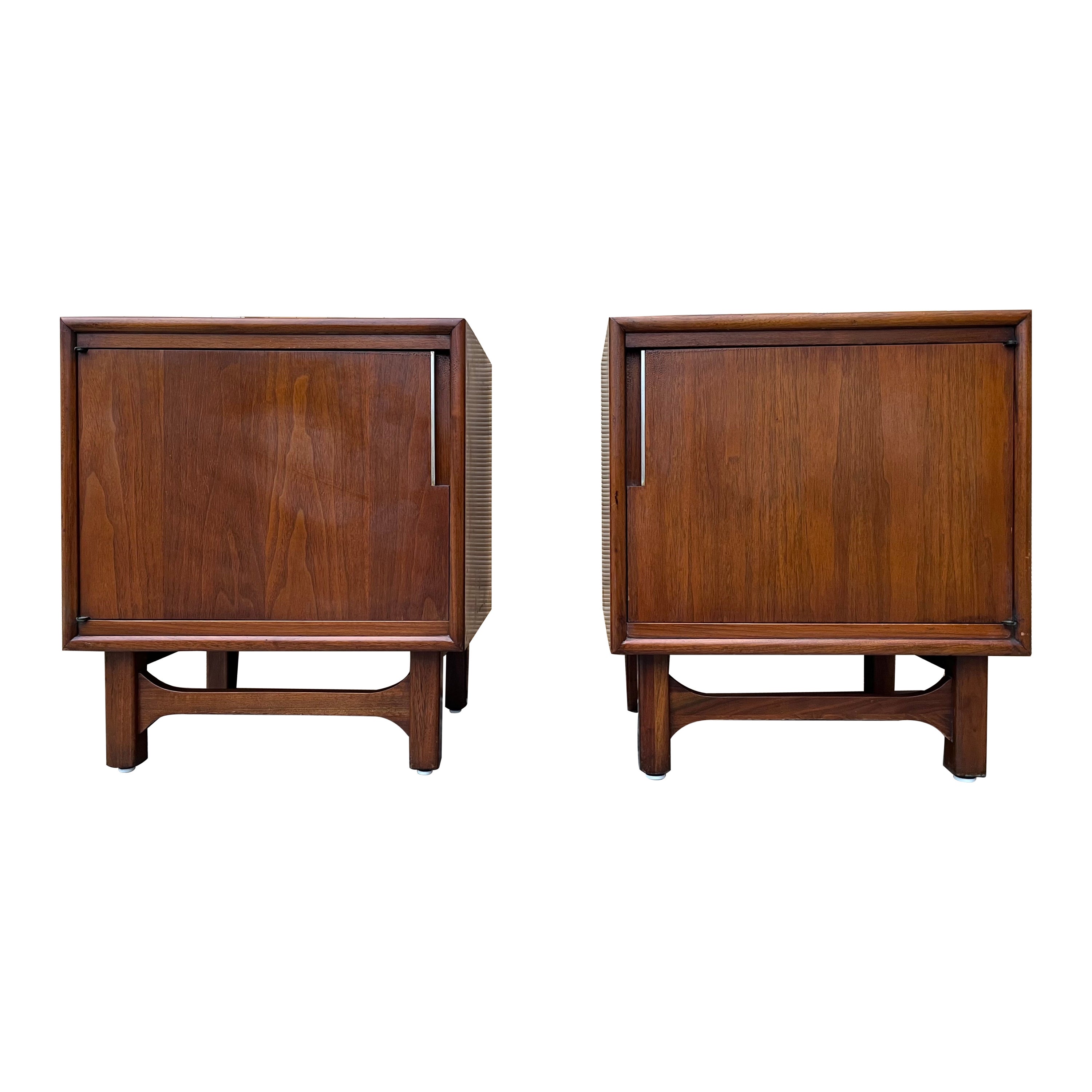 Pair of 1960s Mid-Century Modern Nightstands by Cavalier Furniture