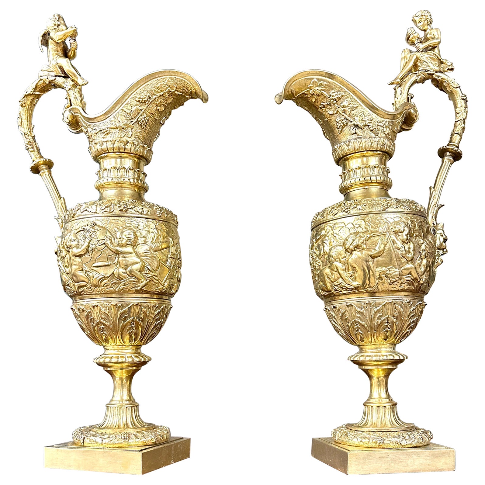 Pair of Ewers in Gilt Bronze with Bunches of Vines, Grapes, Napoleon III Period For Sale