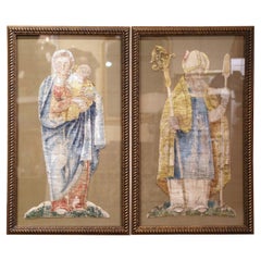 Paire de tapisseries religieuses françaises du XVIIIe siècle dans des cadres sculptés et dorés
