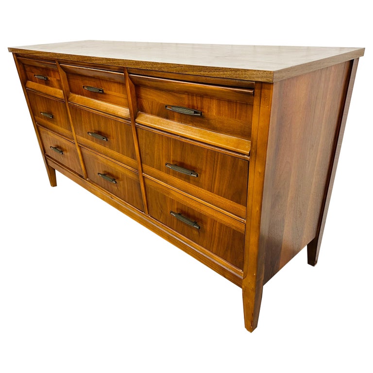MidCentury Modern 9Drawer Walnut Dresser For Sale at 1stDibs