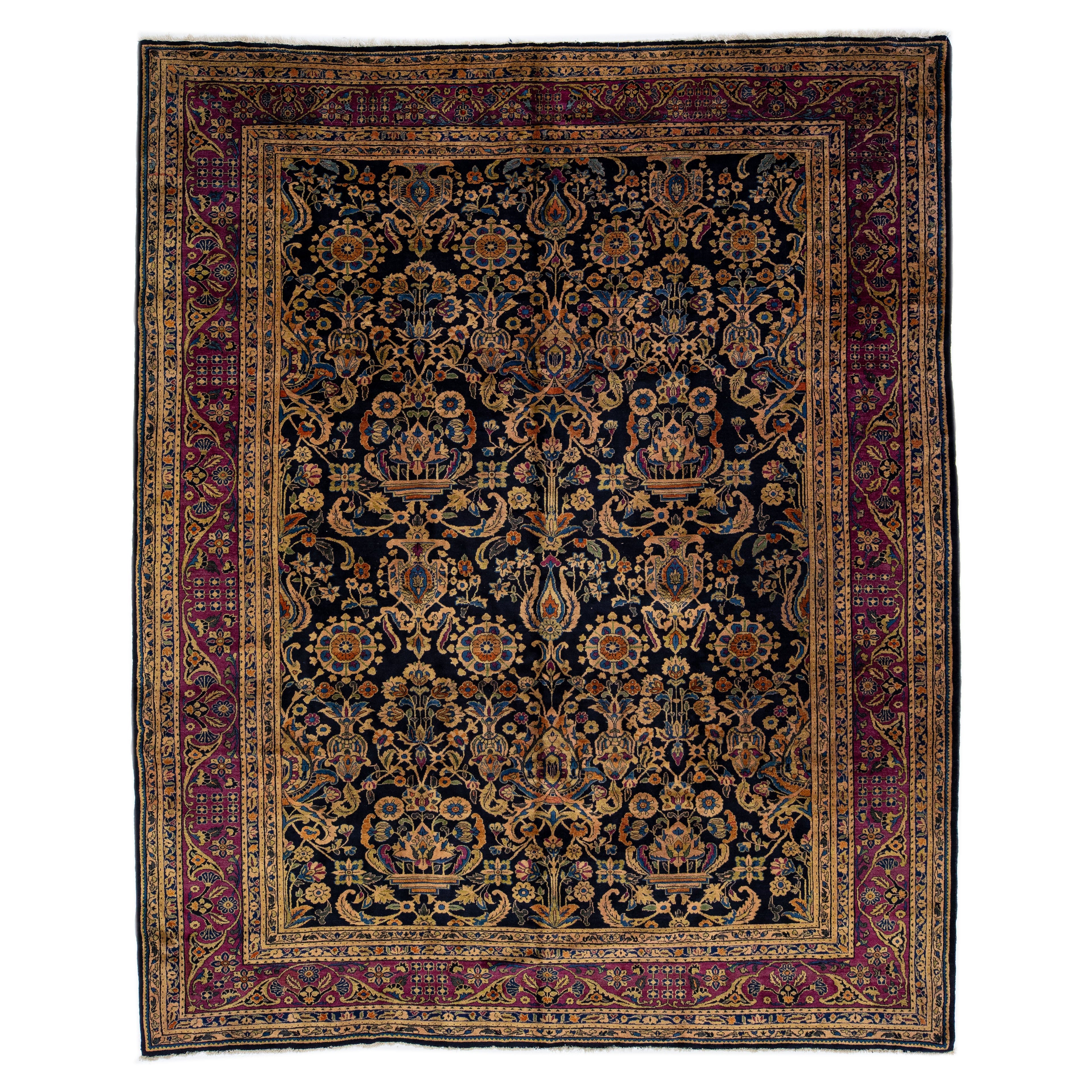 Tapis persan ancien Farahan en laine bleu foncé fabriqué à la main avec des motifs floraux en vente