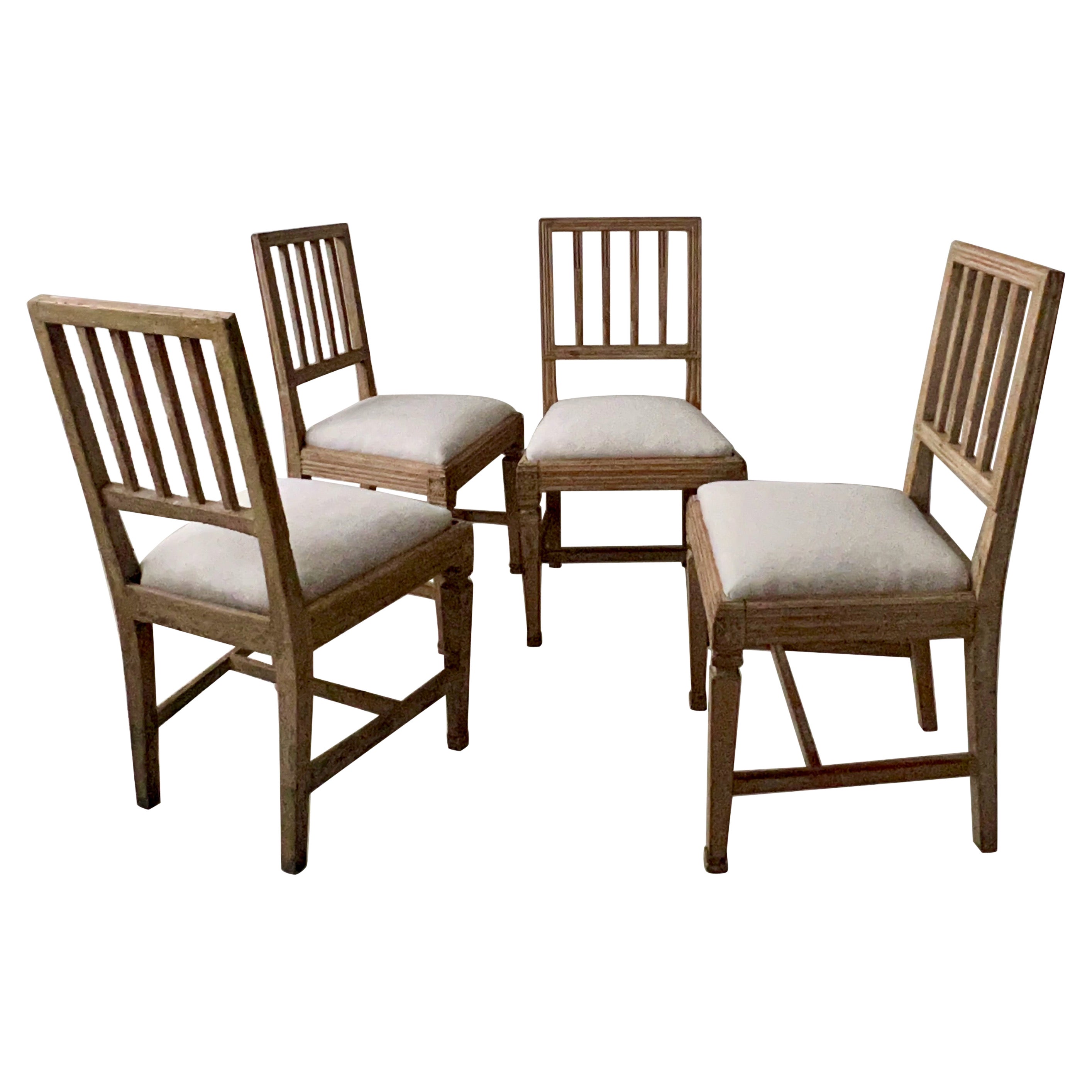Ensemble de quatre chaises d'époque gustavienne du XVIIIe siècle