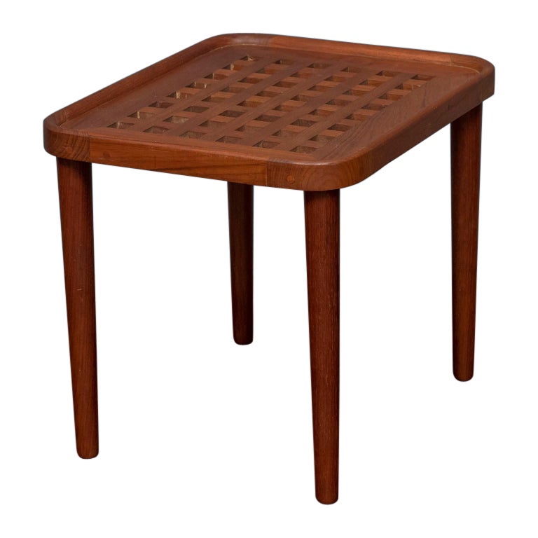 Scandanavian Modern Teak Side Table For Sale at 1stDibs