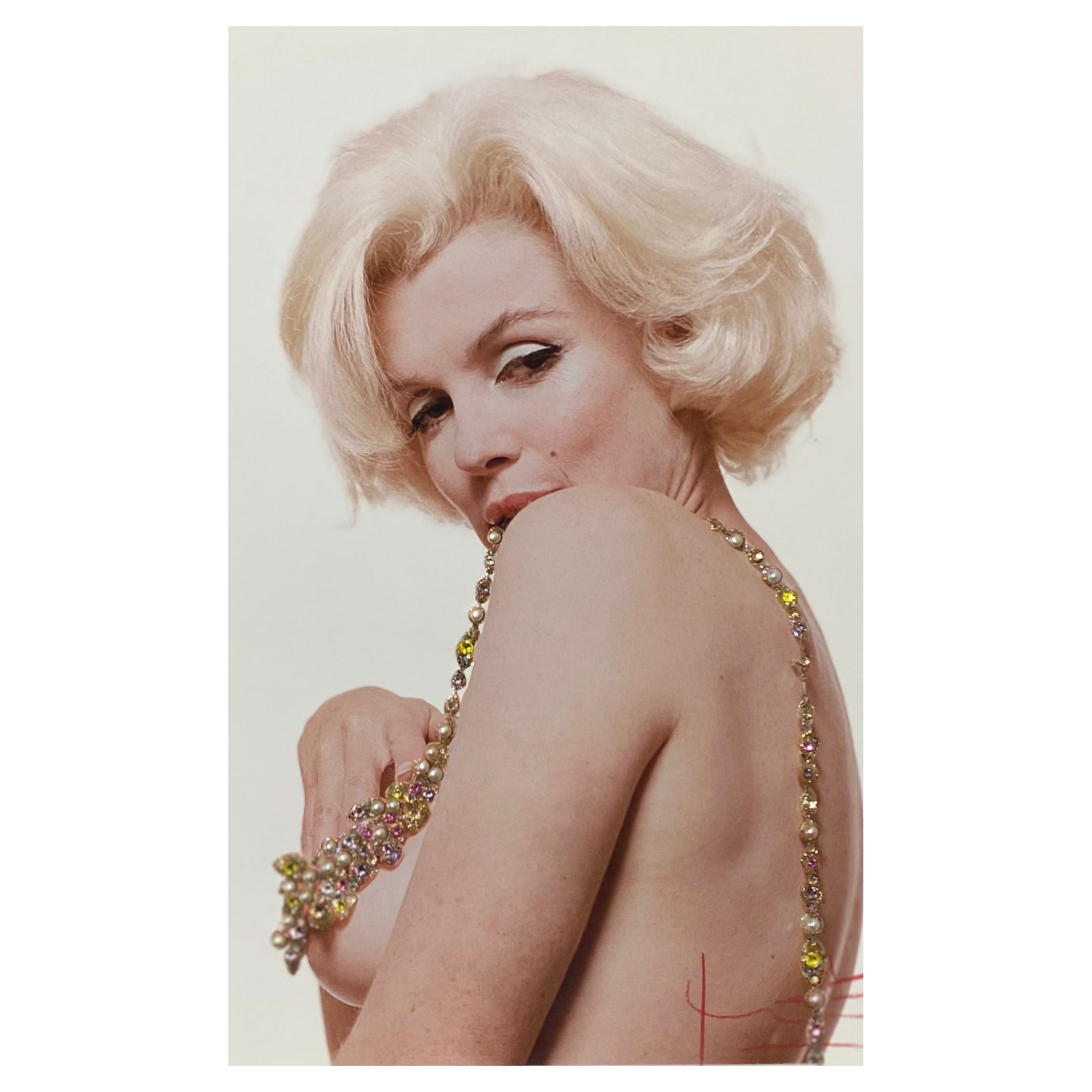 Photographie de Bert Stern « Marilyn New Boob Smile Jeweled » de M. Monroe  en vente