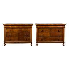 Antique Pair of Italian 18th Century Walnut Four-Drawer Commodes with Bookmatched Veneer