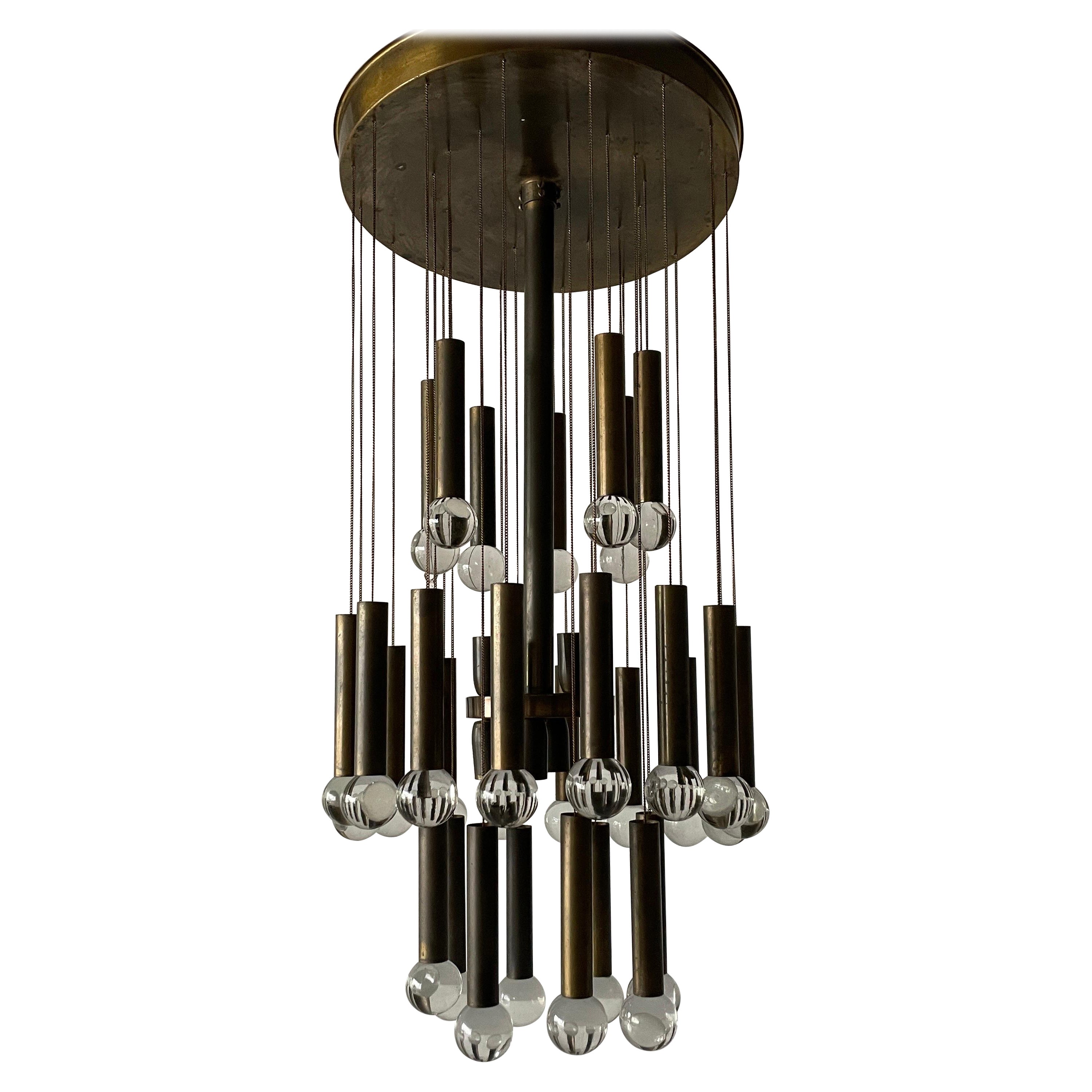 Exceptional Multiple Tubes with Glass Balls Brass Chandelier, 1960s, Italy For Sale