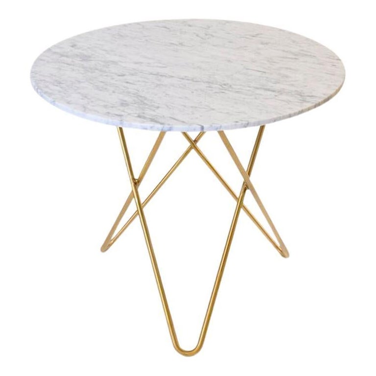 Grande table de salle à manger en marbre blanc de Carrare et laiton par OxDenmarq