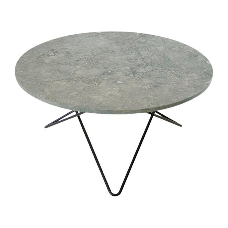 Table « O » en marbre gris et acier noir d'OxDenmarq