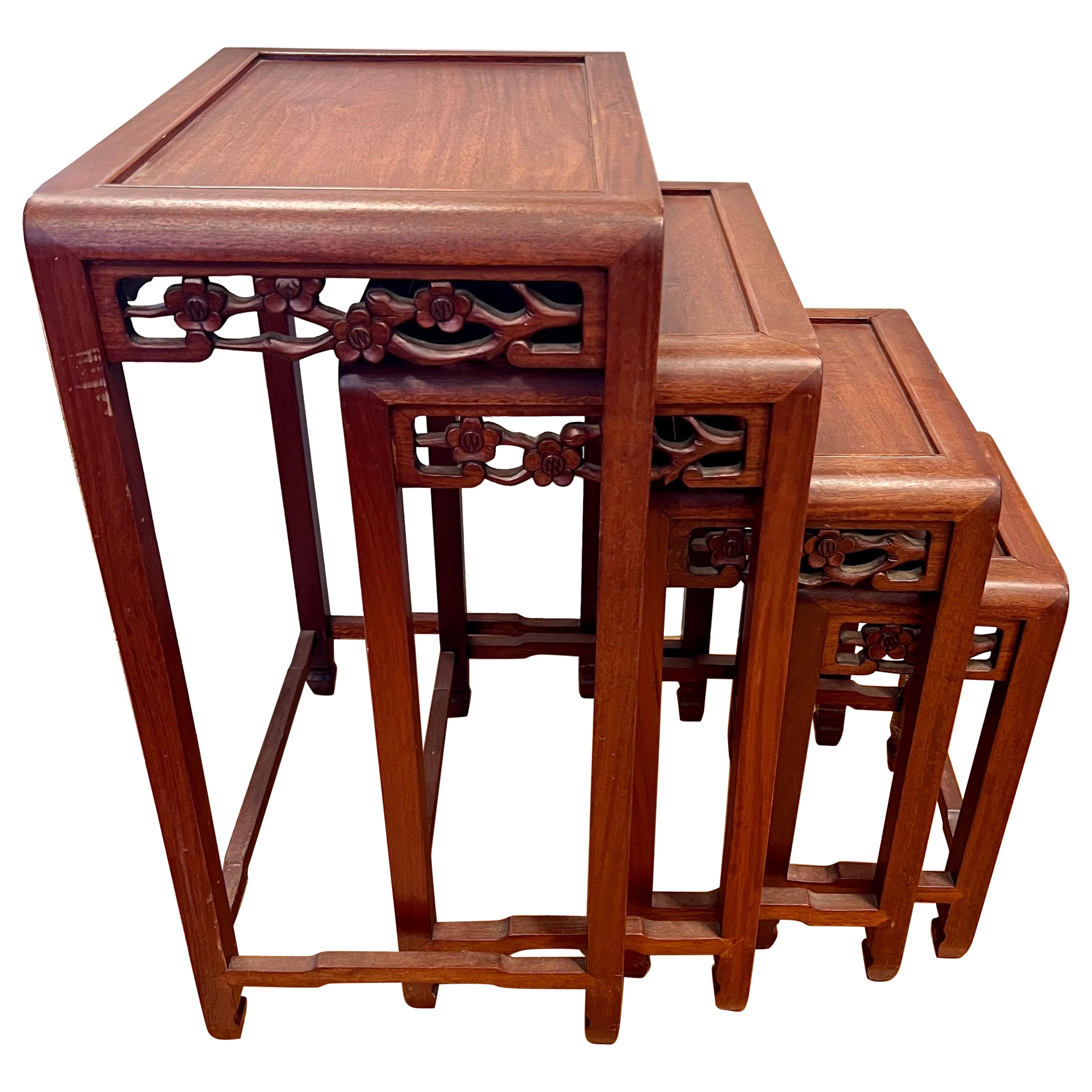 Set of 4 Chinese Asian Carved Nesting Tables Chinoiserie Mid-Century Modern For Sale