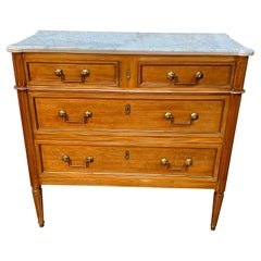 Early 1900s French Walnut Chest of Drawers with Marble Top