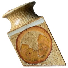 Jarre en céramique signée des années 1970 avec couvercle en liège. 