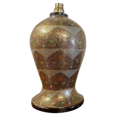 Lampe de table en papier mâché peinte à la main au Cachemire Début du 20e siècle