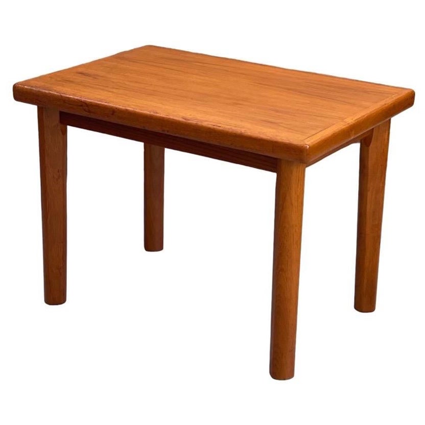 Vintage Danish Modern Mid-Century Modern Accent Table For Sale