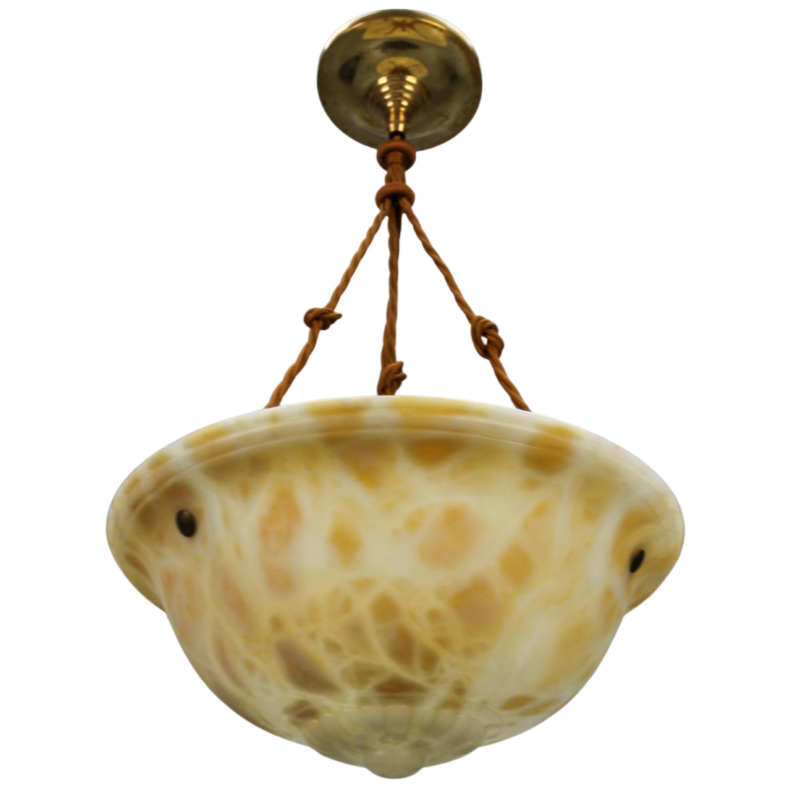 Lampe à suspension Art Déco française en albâtre de couleur crème, années 1930 en vente