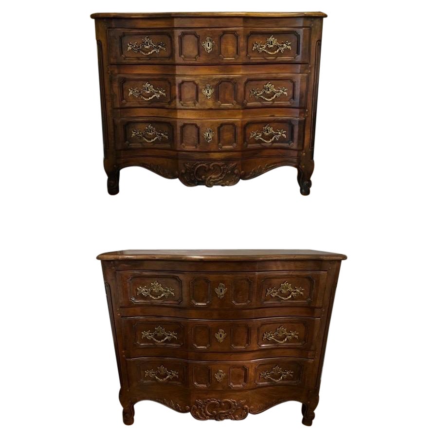 Paire de commodes à 3 tiroirs de style campagne française, édition de collection Baker