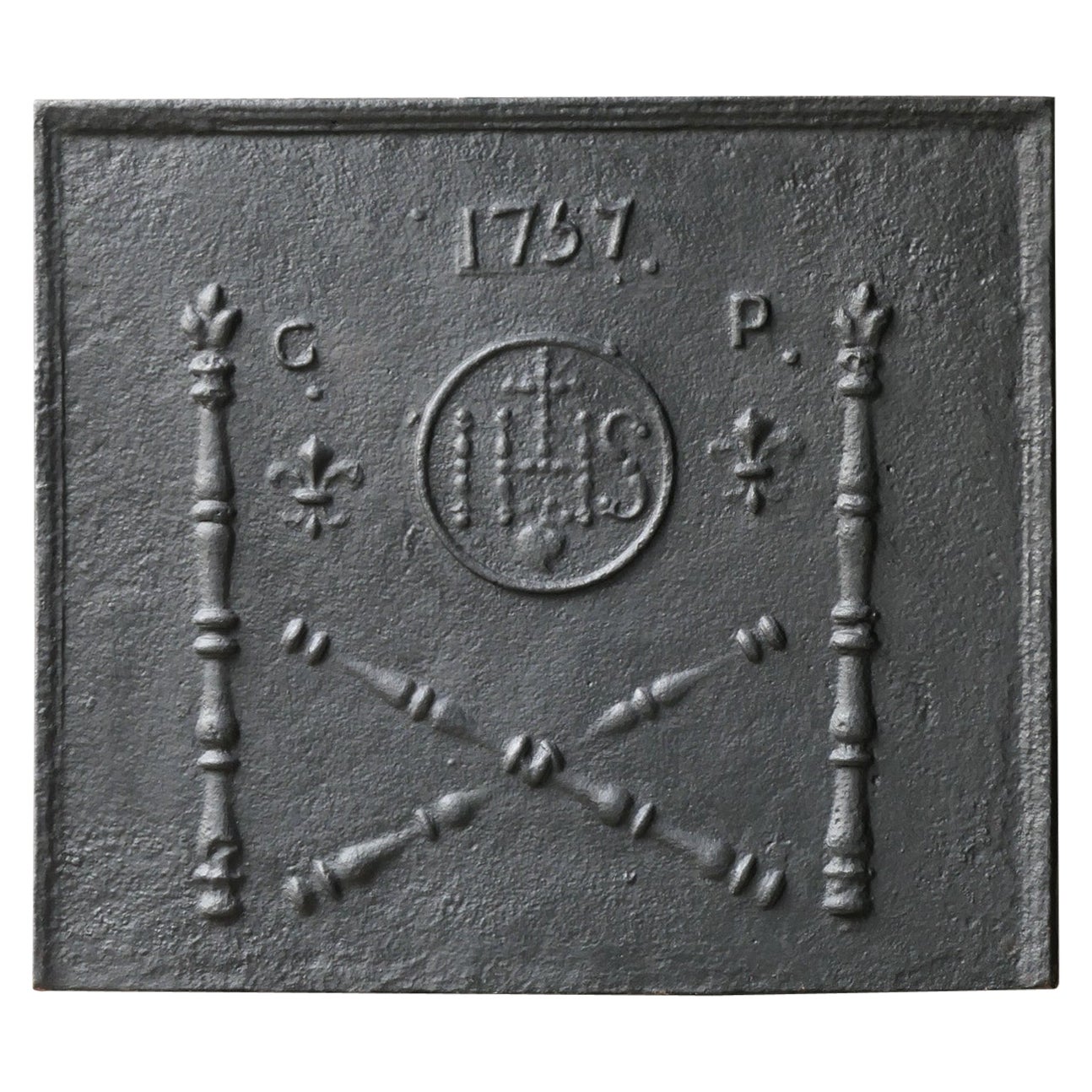 Plaque de cheminée du 18ème siècle « Pillars with Medieval IHS Monograms » (Pillars avec monogrammes médiévaux) en vente