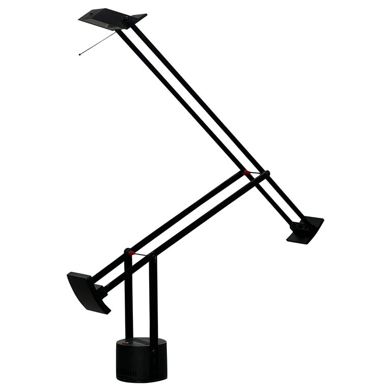 Tizio Desk Lamp by Richard Sapper for Artemide Italy 1970s For Sale at  1stDibs