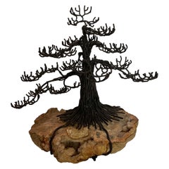 Bonsai di bronzo di Belva Ball su grande geode, firmato
