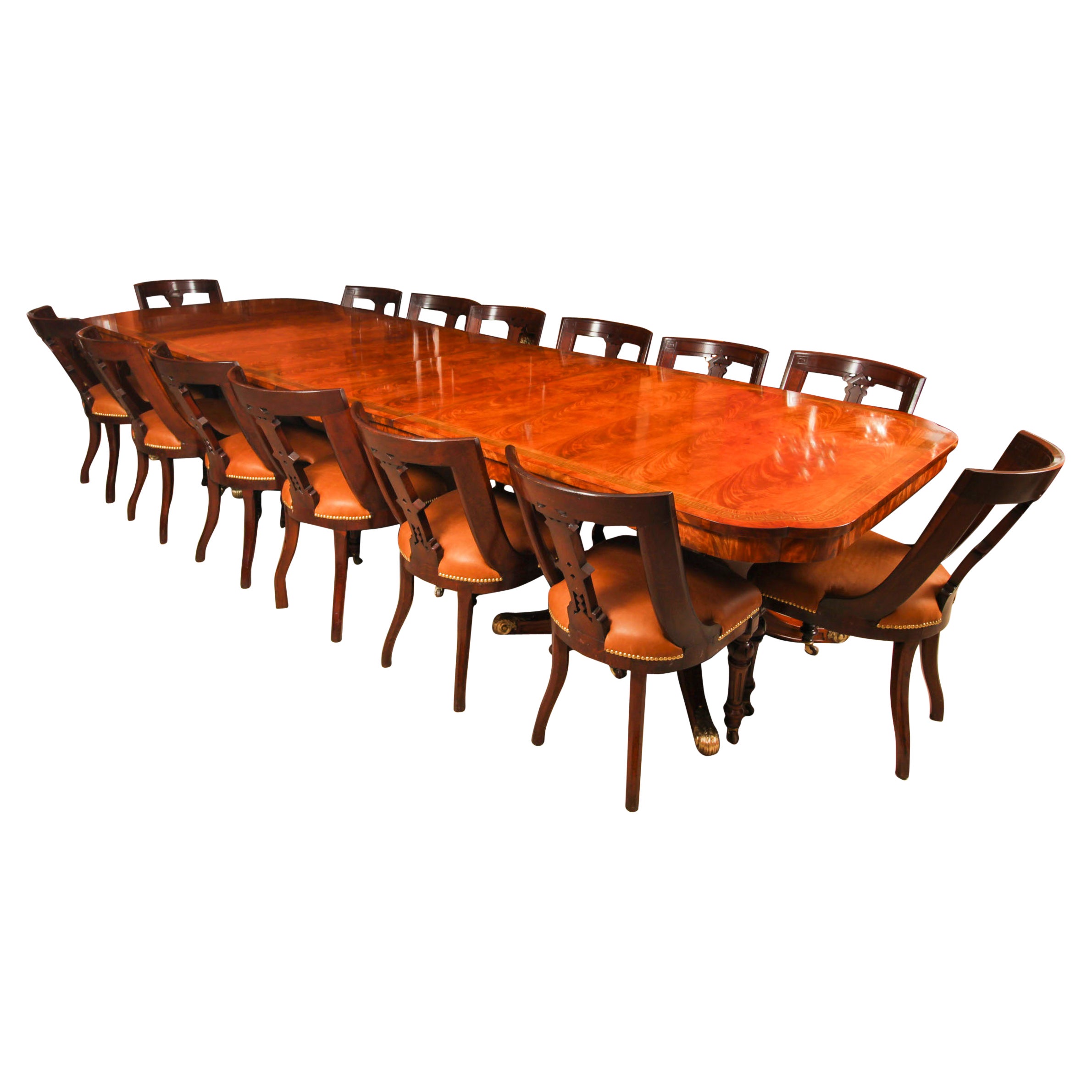 Table de salle à manger vintage en laiton incrusté 20ème siècle et 14 chaises athénéennes anciennes 19ème siècle