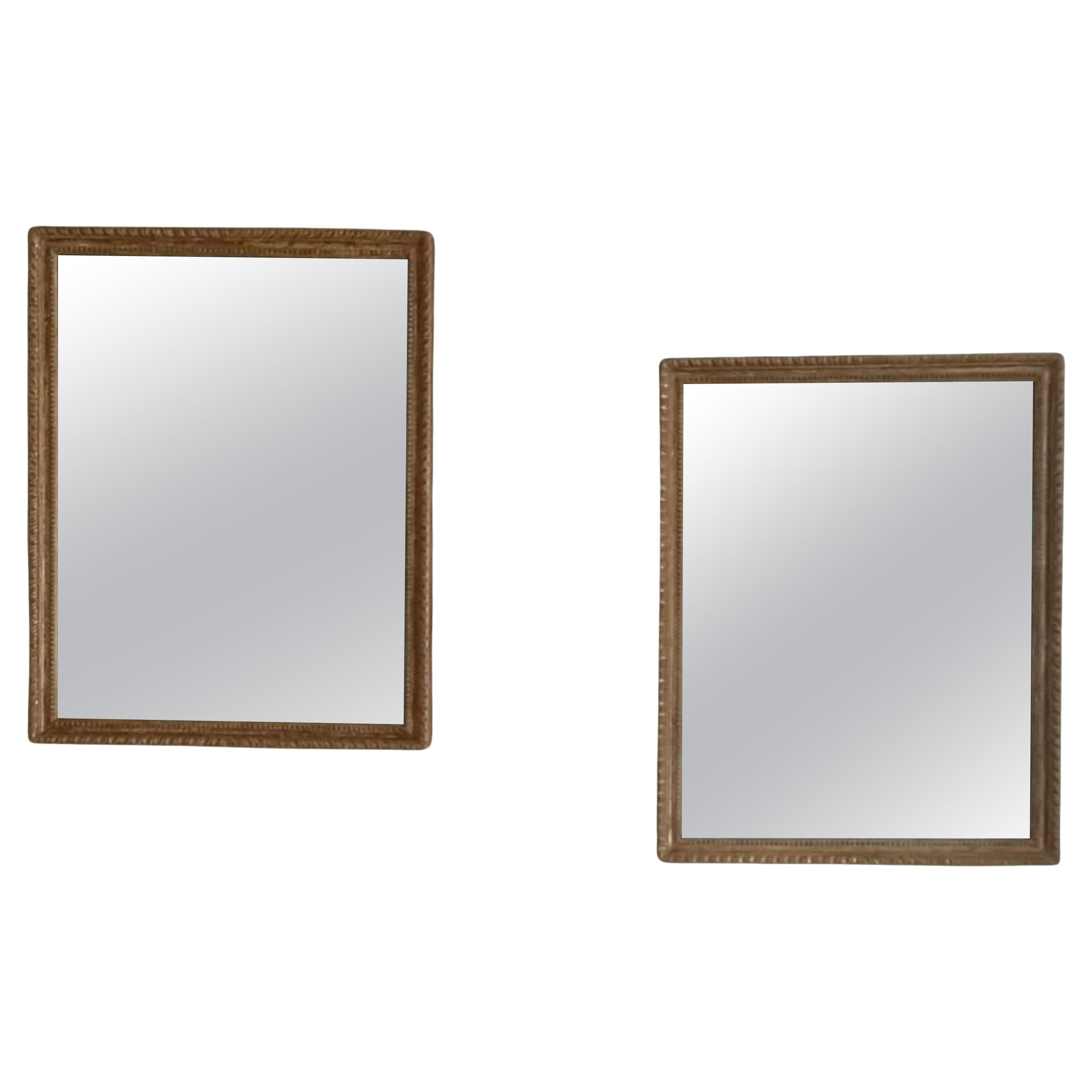 Paire de miroirs rectangulaires en bois doré du XVIIIe siècle
