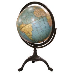  Globe terrestre sur Stand en fer de George F. Crams and Co. circa 1946