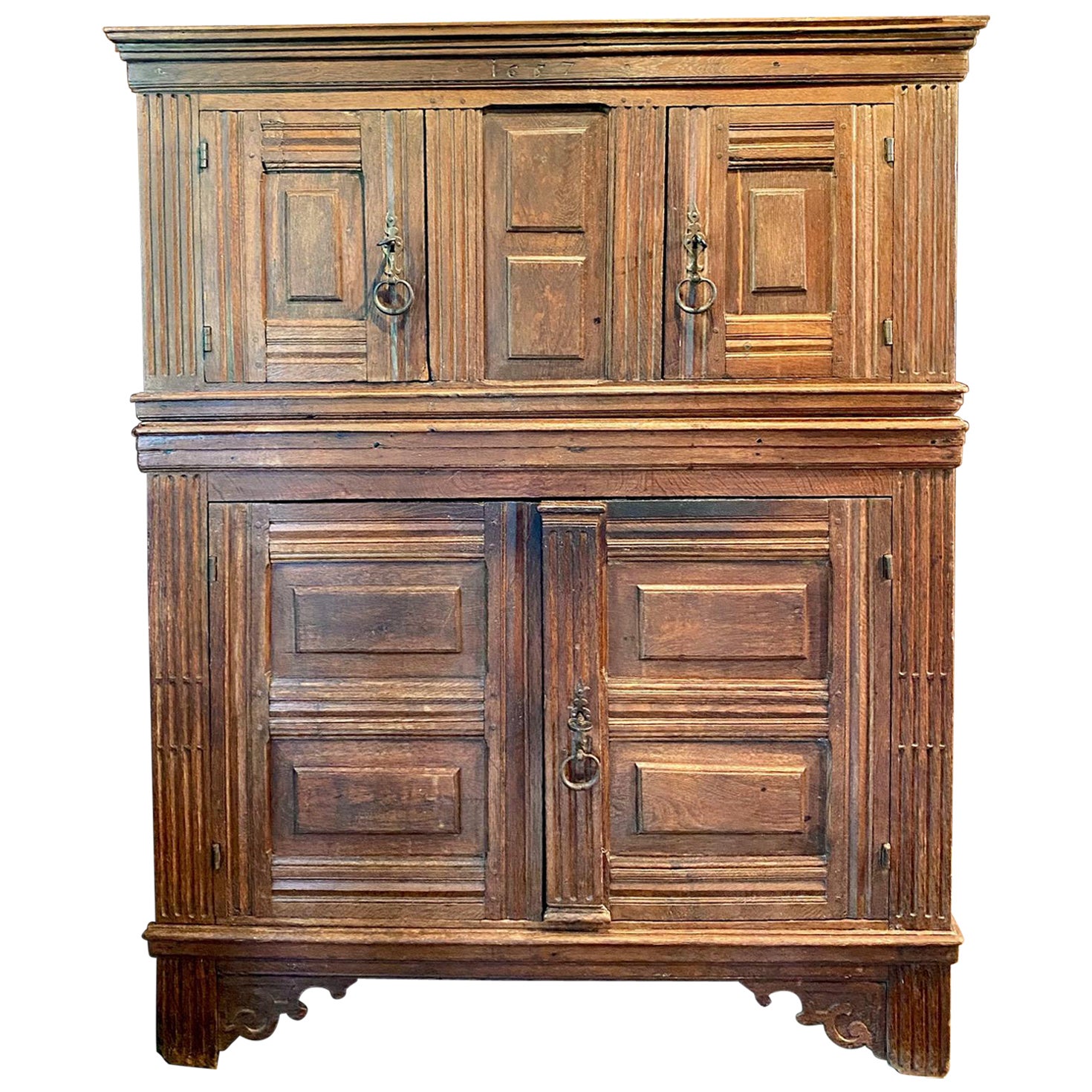 Armadio di corte olandese in Oak del XVII secolo