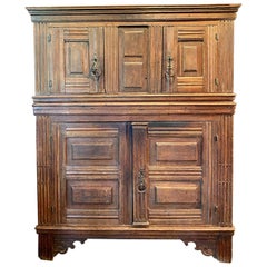 Armadio di corte olandese in Oak del XVII secolo