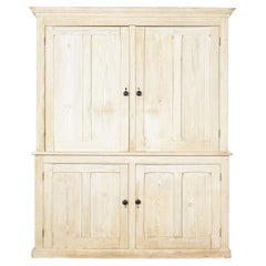 Grande armoire de ménage anglaise en pin blanchi du 19e siècle