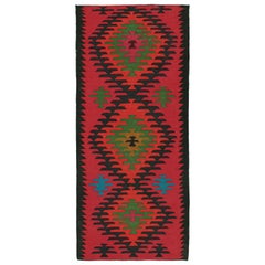 Vieux Kilim persan du Nord-Ouest rouge avec médaillons