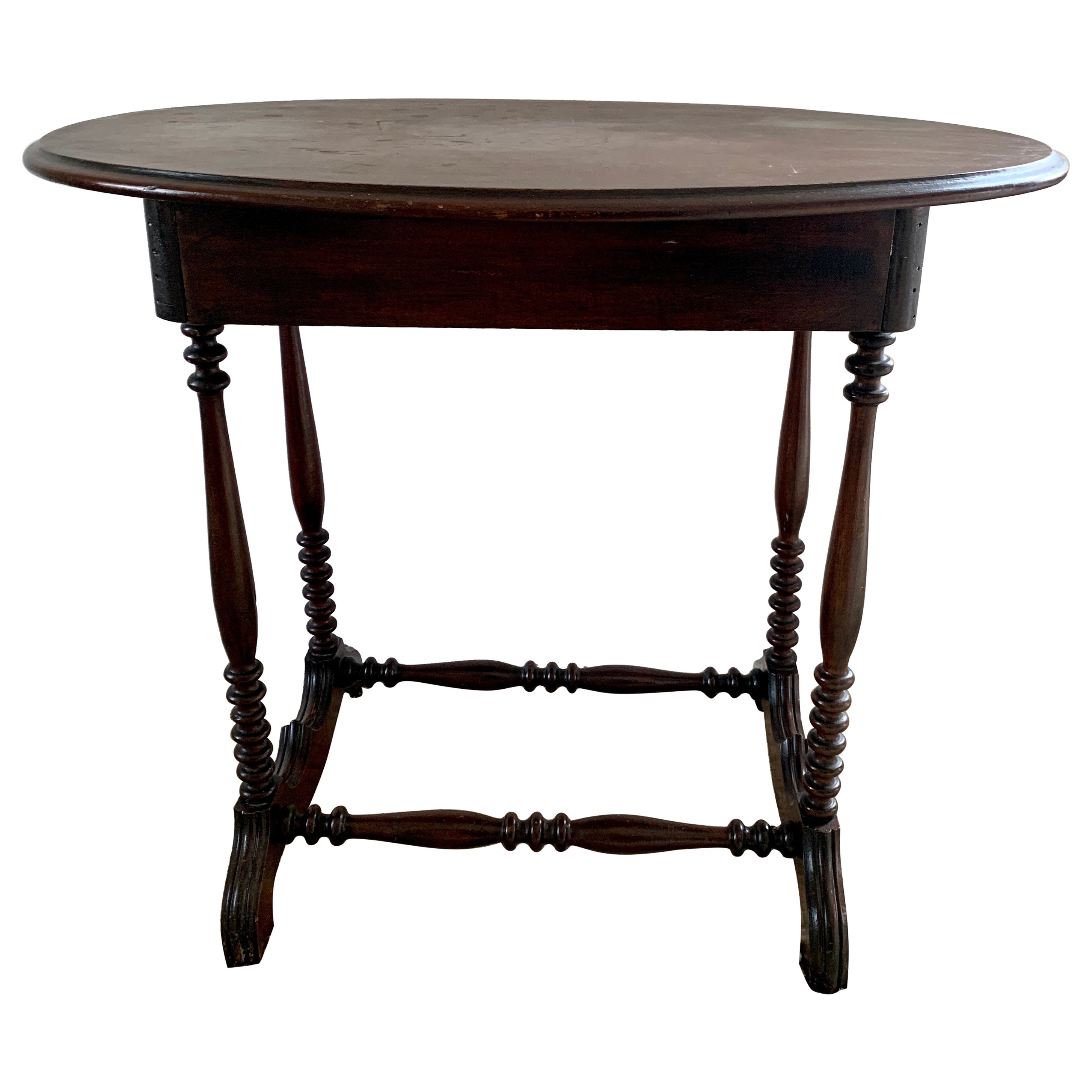 Late 19th Century American Victorian Oval Walnut Side Table For Sale