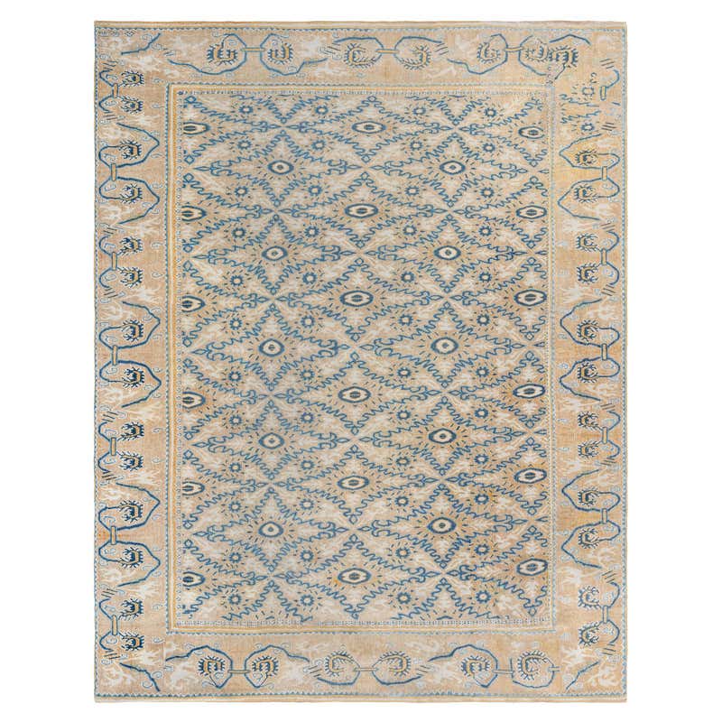 Vintage Spanish Cuenca Rug with Shield Palmette Design For Sale at 1stDibs