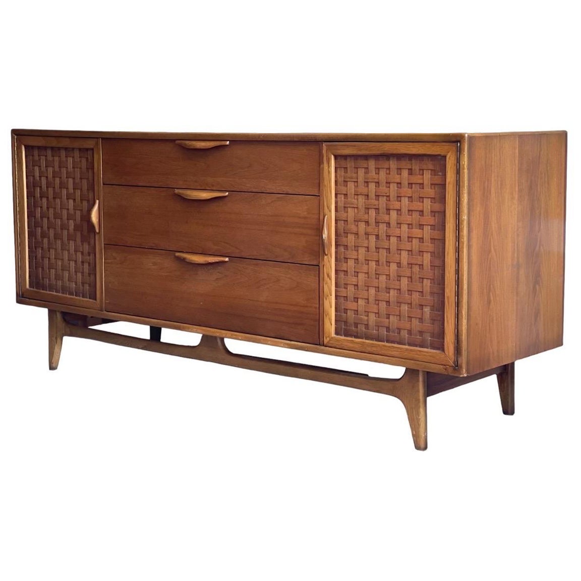 Vintage Mid-Century Modern 9 Drawer Dresser, Dovetail Drawers by Lane For Sale