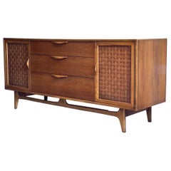 Vintage Mid-Century Modern 9 Drawer Dresser, Dovetail Drawers by Lane