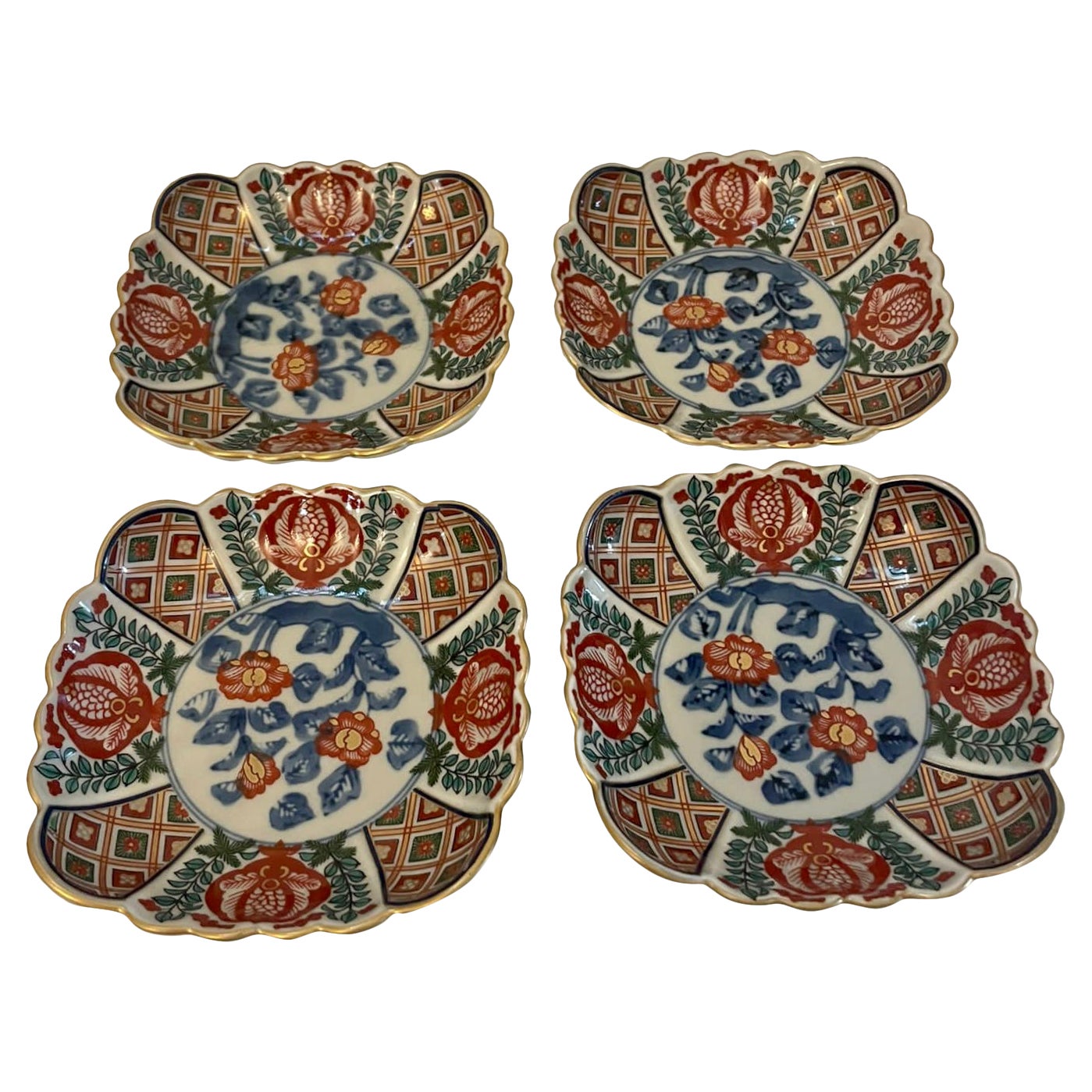 Unusual Set of 4 Small Antique Japanese Quality Imari Dishes For Sale