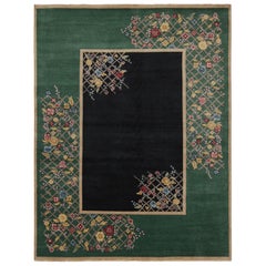 Rug & Kilim's Chinese Art Deco Style rug in Black & Green with Floral Pattern (tapis chinois de style Art déco en noir et vert avec motif floral)