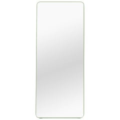 Miroir contemporain 'Loveself 05' par Oitoproducts, cadre vert