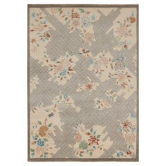 Rug & Kilim's Chinese Style Art Deco Teppich in Beige mit bunten Blumen