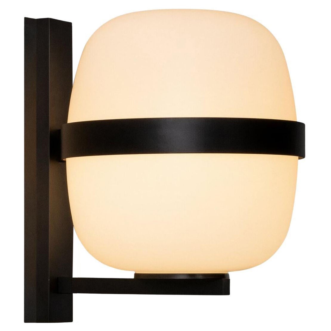 Lampada da parete 'Wally Cesta' di Miguel Milá in opale e nero per Santa & Cole