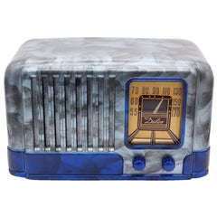 Used Delco R-1150 Art Deco 1939 Tube Radio With Swirled Catalin Blue Colors
